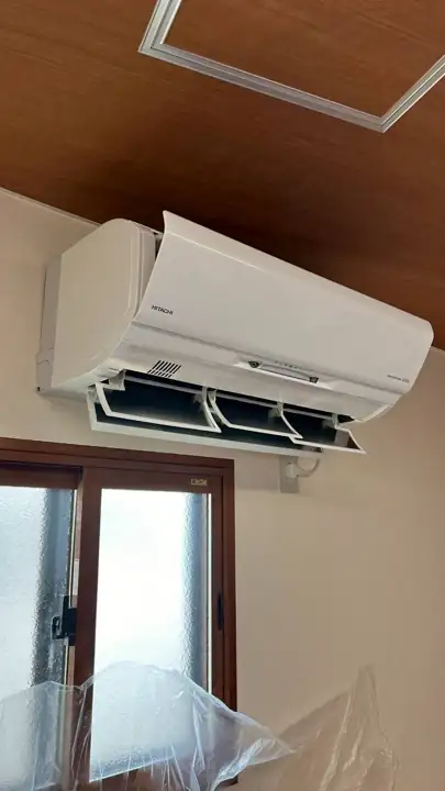 洗浄を終えて組み立てたエアコン